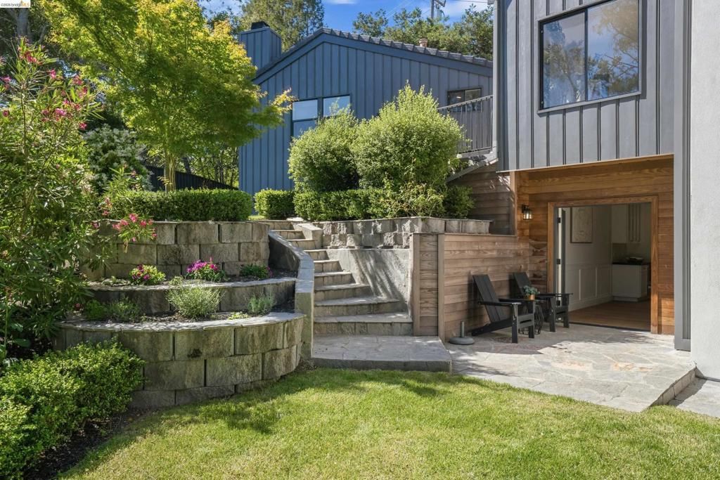 Image 2 of property listing at 4120 Happy Valley Rd, Lafayette, CA 94549