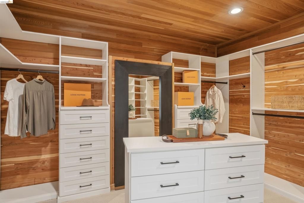 Image 20 of property listing at 4120 Happy Valley Rd, Lafayette, CA 94549
