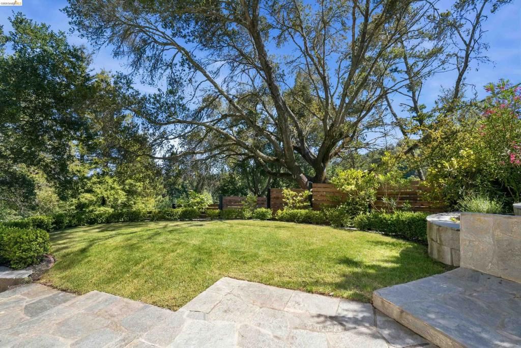 Image 34 of property listing at 4120 Happy Valley Rd, Lafayette, CA 94549