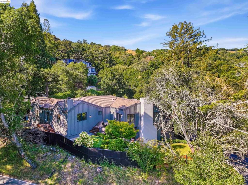 Image 35 of property listing at 4120 Happy Valley Rd, Lafayette, CA 94549