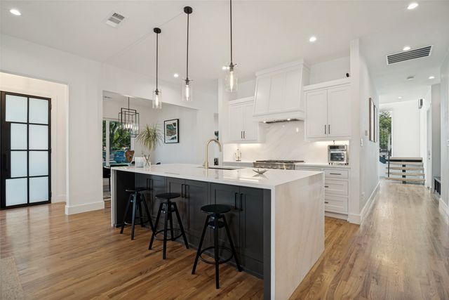 10226 Northlake Drive, Dallas, TX 75218