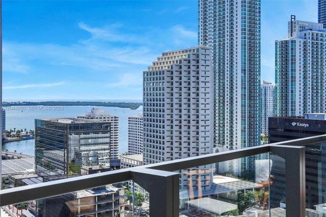 68 SE 6th St 2005, Miami, FL 33131
