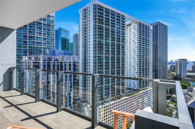 68 SE 6th St 2005, Miami, FL 33131