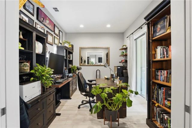 17491 Oakbluffs Lane, Huntington Beach, CA 92649