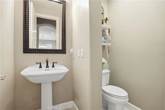 17491 Oakbluffs Lane, Huntington Beach, CA 92649