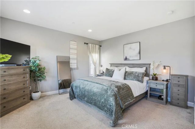 17491 Oakbluffs Lane, Huntington Beach, CA 92649