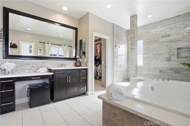 17491 Oakbluffs Lane, Huntington Beach, CA 92649