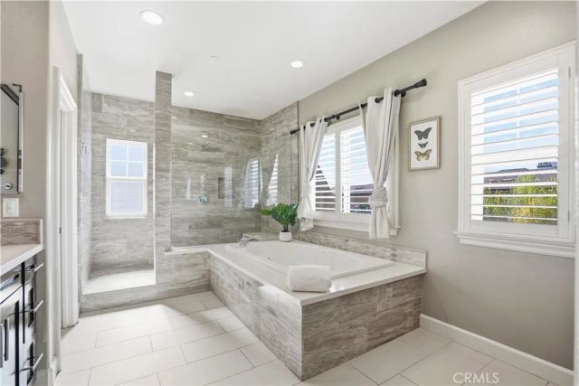 17491 Oakbluffs Lane, Huntington Beach, CA 92649