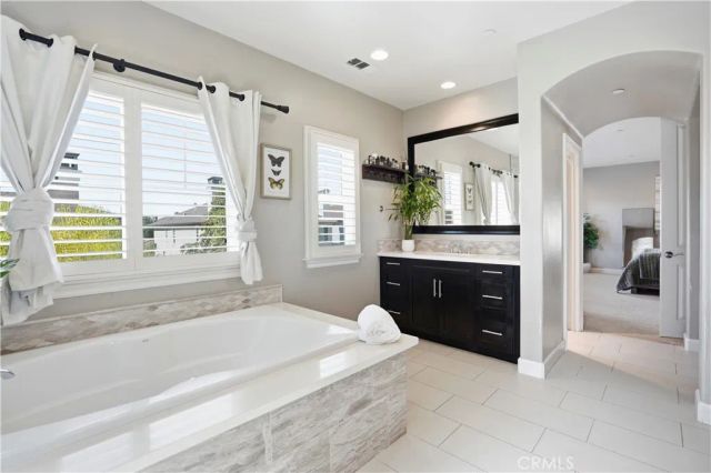 17491 Oakbluffs Lane, Huntington Beach, CA 92649