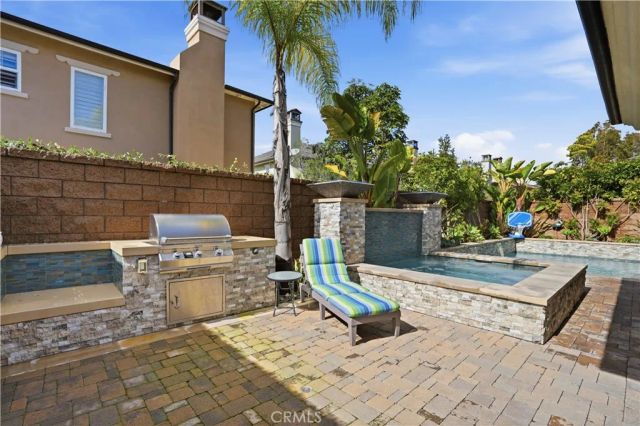 17491 Oakbluffs Lane, Huntington Beach, CA 92649