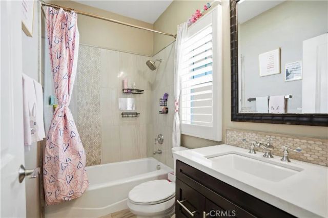 17491 Oakbluffs Lane, Huntington Beach, CA 92649