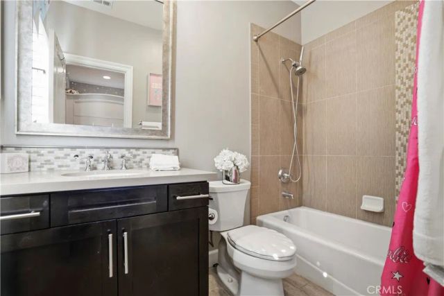 17491 Oakbluffs Lane, Huntington Beach, CA 92649