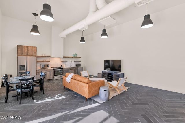 8313 E CAROL Way, Scottsdale, AZ 85260