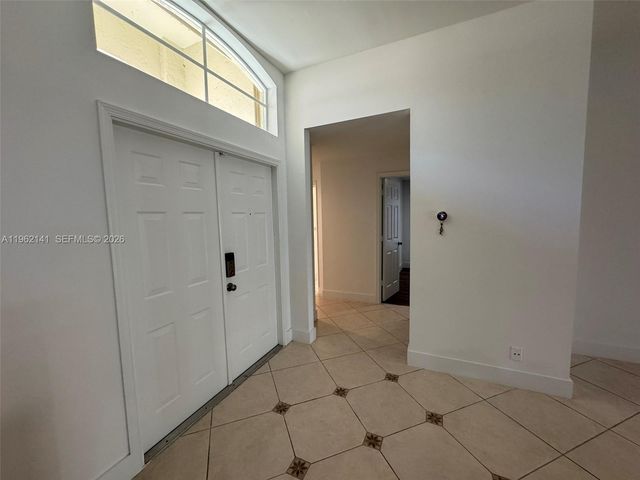 4273 Fox Ridge Dr, Weston, FL 33331