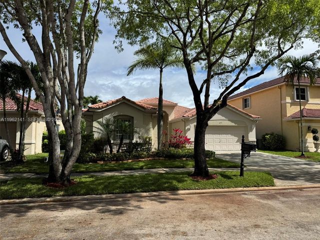 4273 Fox Ridge Dr, Weston, FL 33331