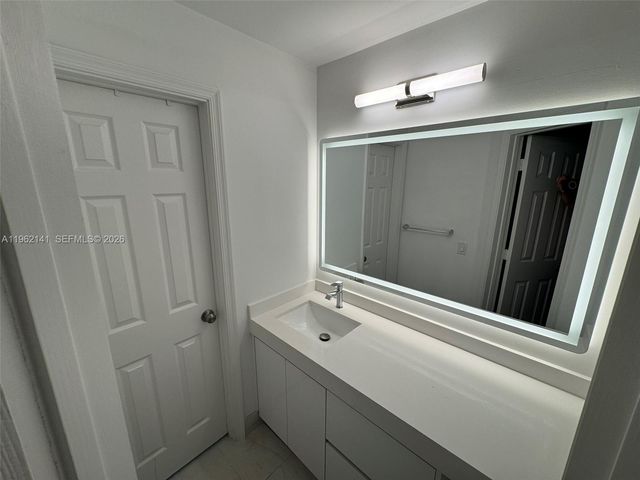 4273 Fox Ridge Dr, Weston, FL 33331