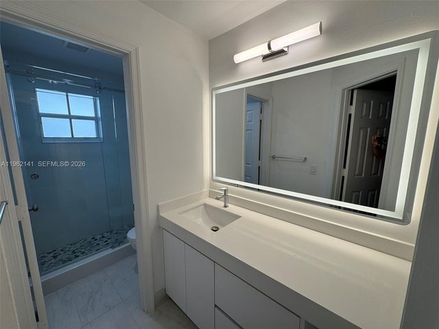4273 Fox Ridge Dr, Weston, FL 33331