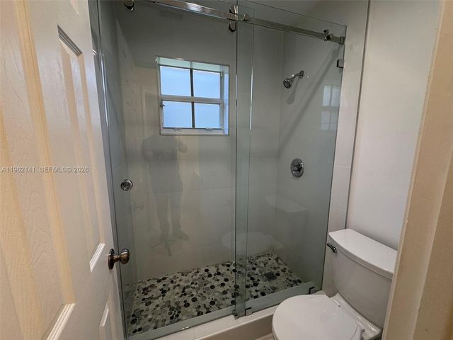 4273 Fox Ridge Dr, Weston, FL 33331