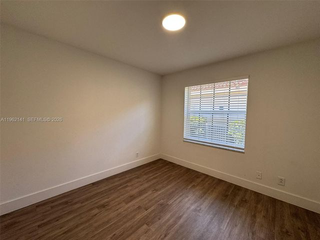 4273 Fox Ridge Dr, Weston, FL 33331
