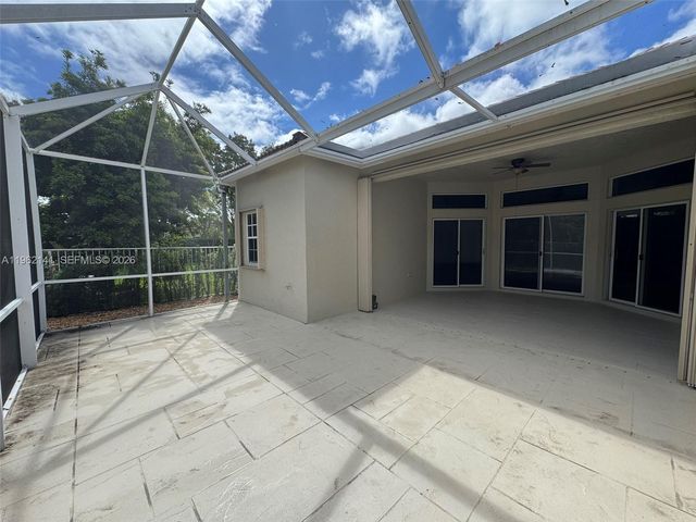 4273 Fox Ridge Dr, Weston, FL 33331