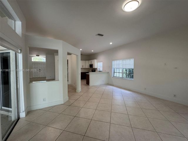 4273 Fox Ridge Dr, Weston, FL 33331