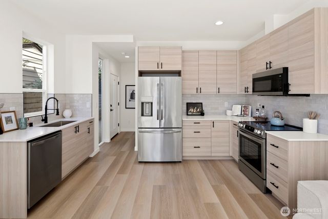 332 NE 90th Street, Seattle, WA 98115