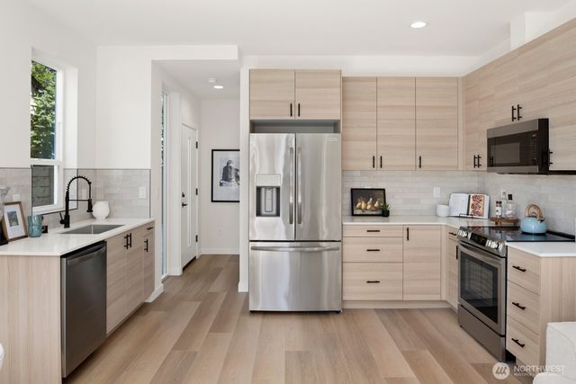 332 NE 90th Street, Seattle, WA 98115