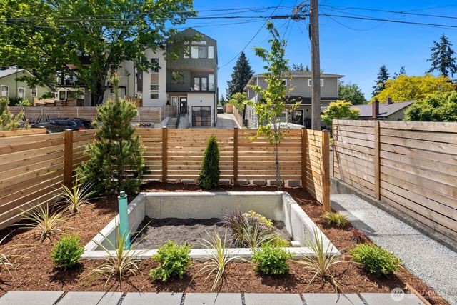 332 NE 90th Street, Seattle, WA 98115
