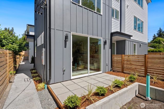 332 NE 90th Street, Seattle, WA 98115