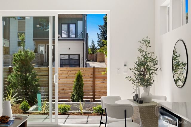 332 NE 90th Street, Seattle, WA 98115