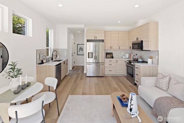332 NE 90th Street, Seattle, WA 98115