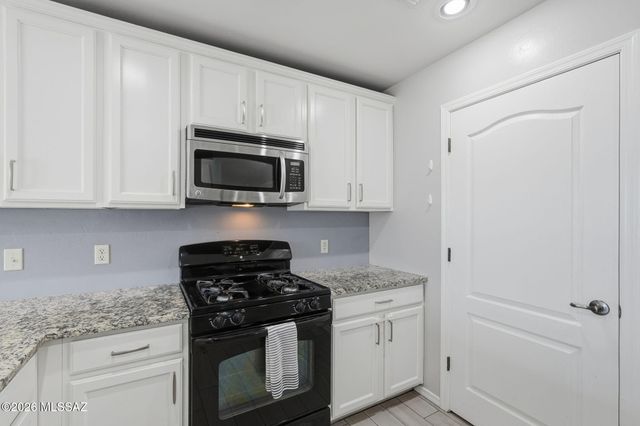 6612 S Chinese Lanterns Drive, Tucson, AZ 85756