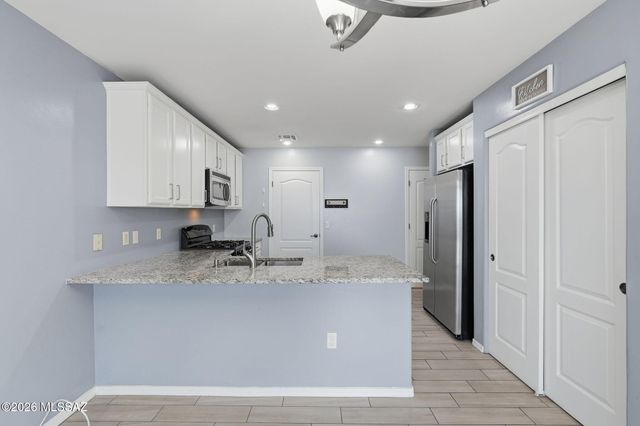 6612 S Chinese Lanterns Drive, Tucson, AZ 85756