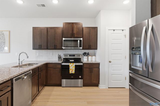7202 Chatfield Way NW, Huntsville, AL 35806