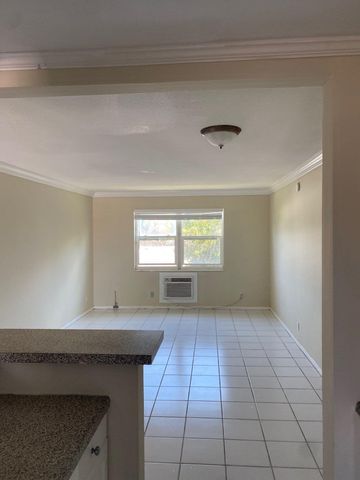 1450 E Sample Road 211, Pompano Beach, FL 33064