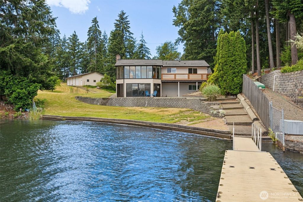 7335 Holmes Island Road SE, Lacey, WA 98503