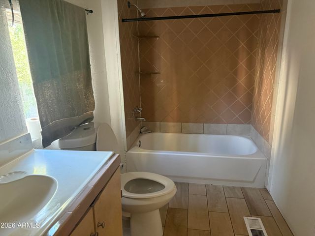 15601 N 19TH Avenue 82, Phoenix, AZ 85023