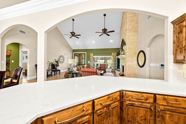 194 Mull Rd, Kerrville, TX 78028