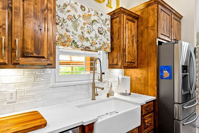 194 Mull Rd, Kerrville, TX 78028