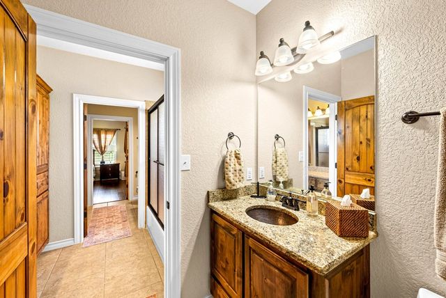 194 Mull Rd, Kerrville, TX 78028