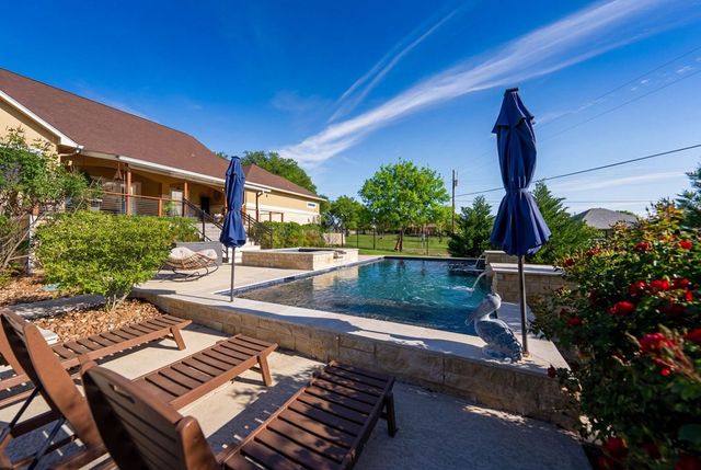 194 Mull Rd, Kerrville, TX 78028