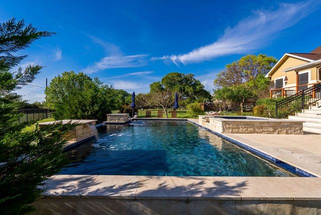 194 Mull Rd, Kerrville, TX 78028