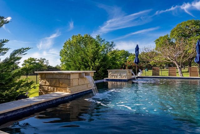 194 Mull Rd, Kerrville, TX 78028