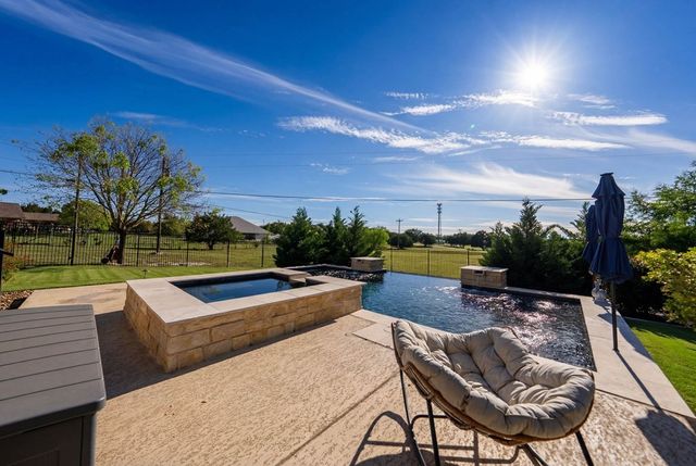194 Mull Rd, Kerrville, TX 78028