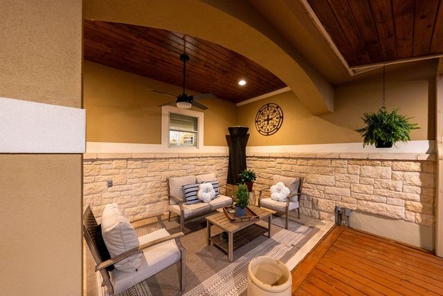194 Mull Rd, Kerrville, TX 78028