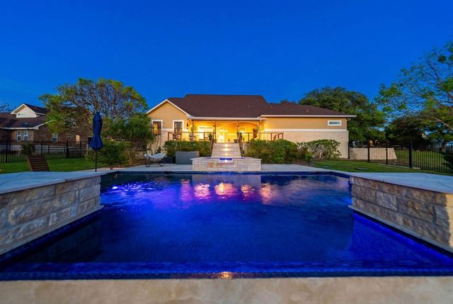 194 Mull Rd, Kerrville, TX 78028