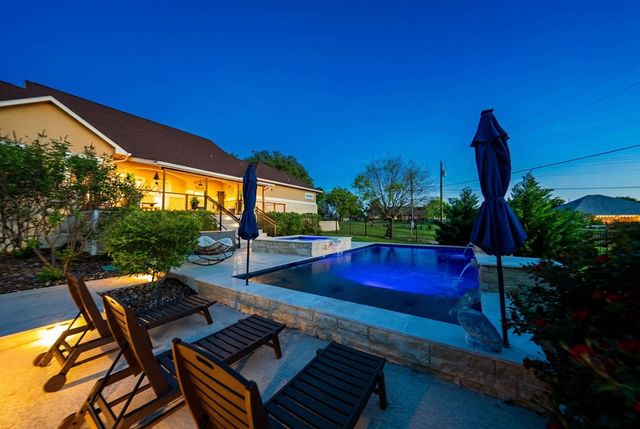 194 Mull Rd, Kerrville, TX 78028