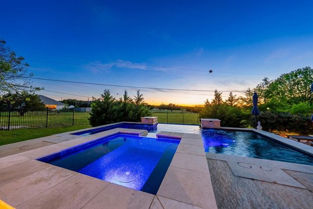 194 Mull Rd, Kerrville, TX 78028