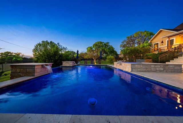 194 Mull Rd, Kerrville, TX 78028