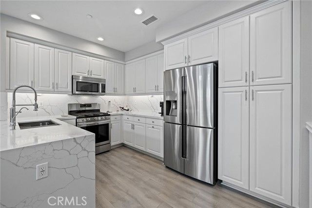 16 Serenity, Irvine, CA 92618